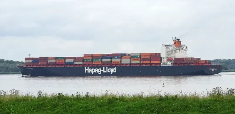 TORONTO EXPRESS Container Ship IMO 9253727 photo 9