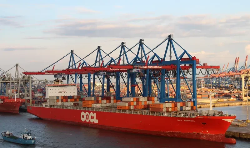 OOCL MONTREAL Container Ship IMO 9253739 photo 5
