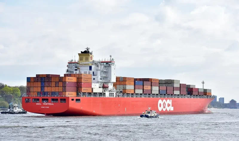 OOCL MONTREAL Container Ship IMO 9253739 photo 7