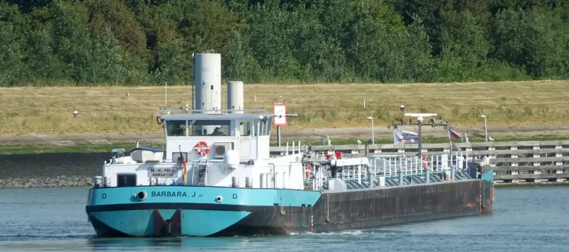 BARBARA J JR Tanker IMO 9255567 photo 3