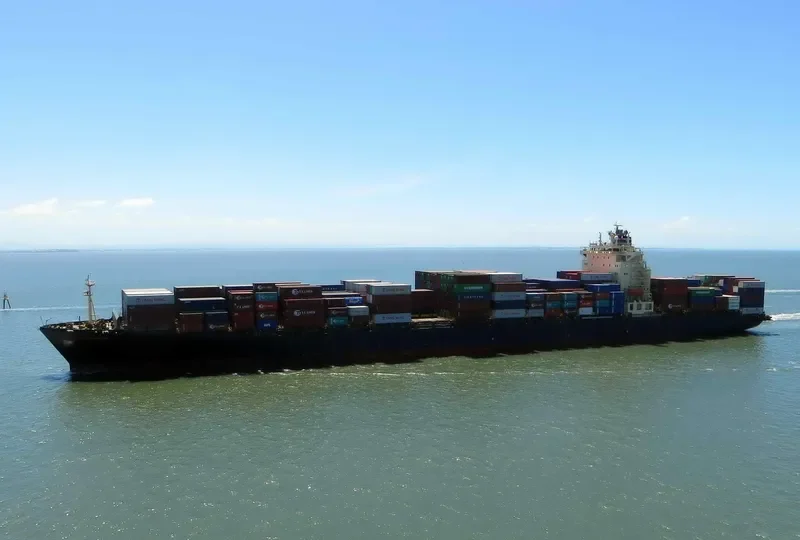 SINGAPORE Container Ship IMO 9256224 photo 3