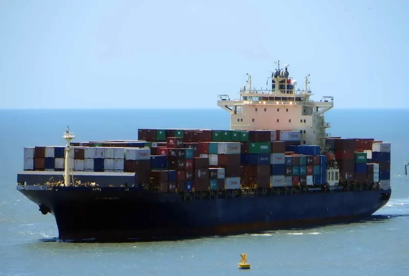 SINGAPORE Container Ship IMO 9256224 photo 4