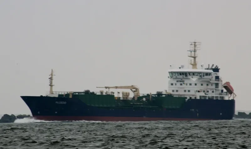 BIT POWER Tanker IMO 9256432 photo 9