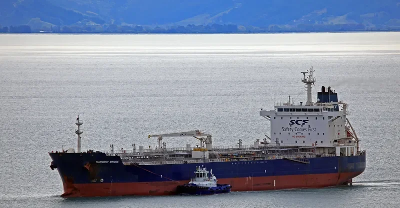 COURAGE Tanker IMO 9256925 photo 8