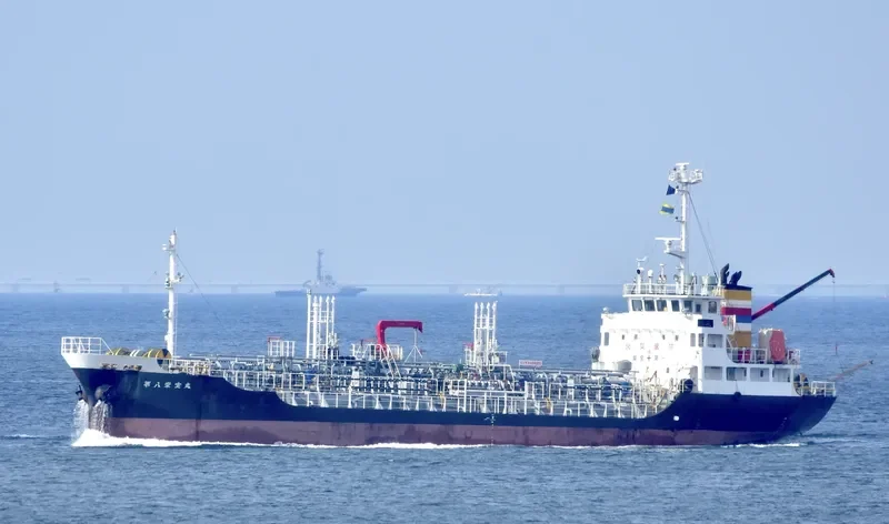 EIHO MARU NO.8 Tanker IMO 9257620 photo 8
