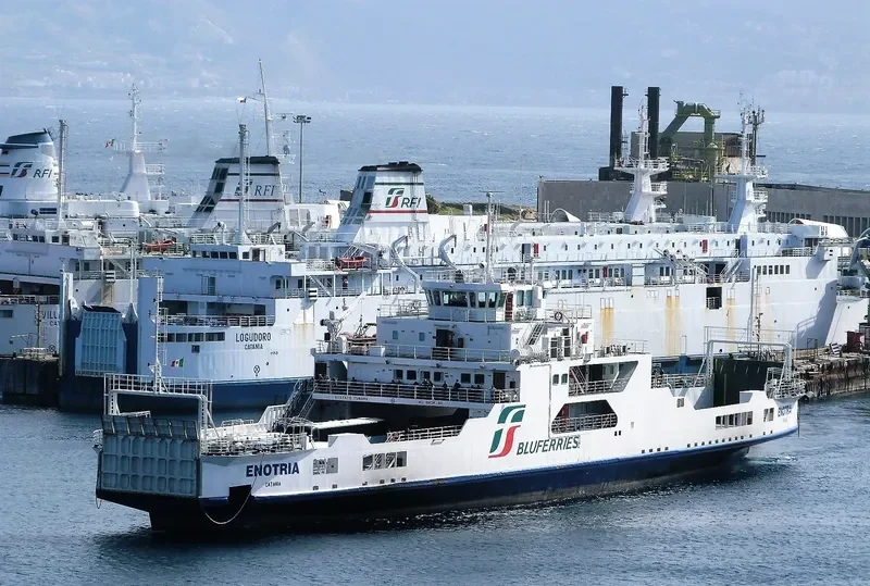 ENOTRIA Ro-Ro IMO 9257917 photo 2