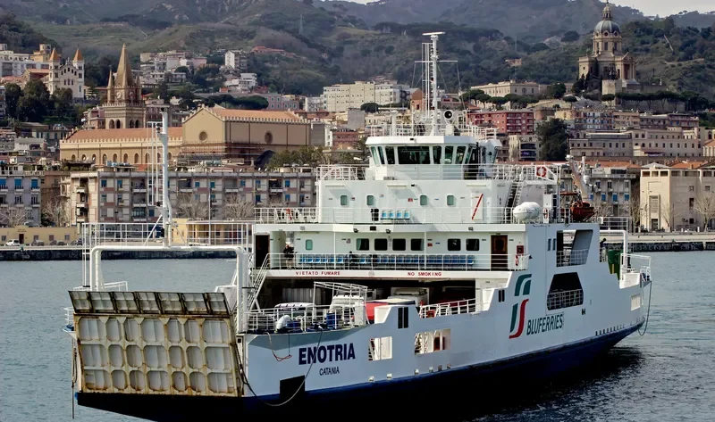 ENOTRIA Ro-Ro IMO 9257917 photo 9