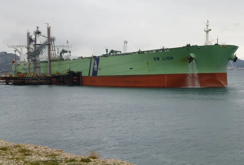 FORTUNE III Tanker IMO 9258519 photo 3