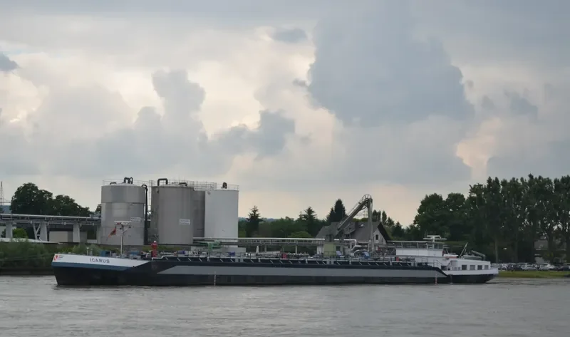 ICARUS Tanker IMO 9259240 photo 8