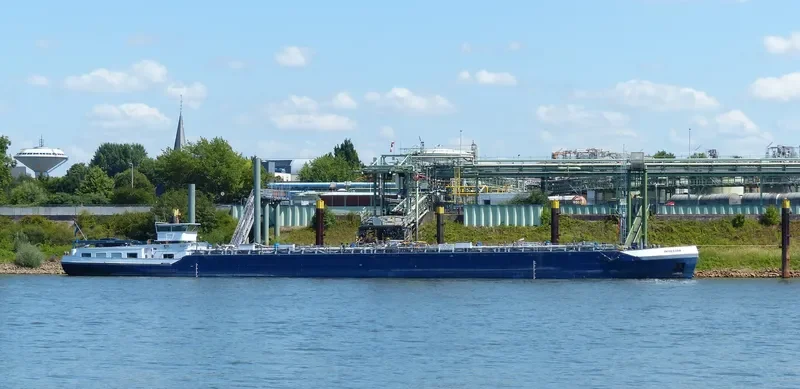 INVASION Tanker IMO 9259252 photo 5