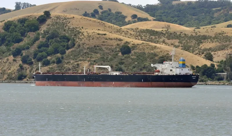YING HAI Tanker IMO 9259599 photo 2