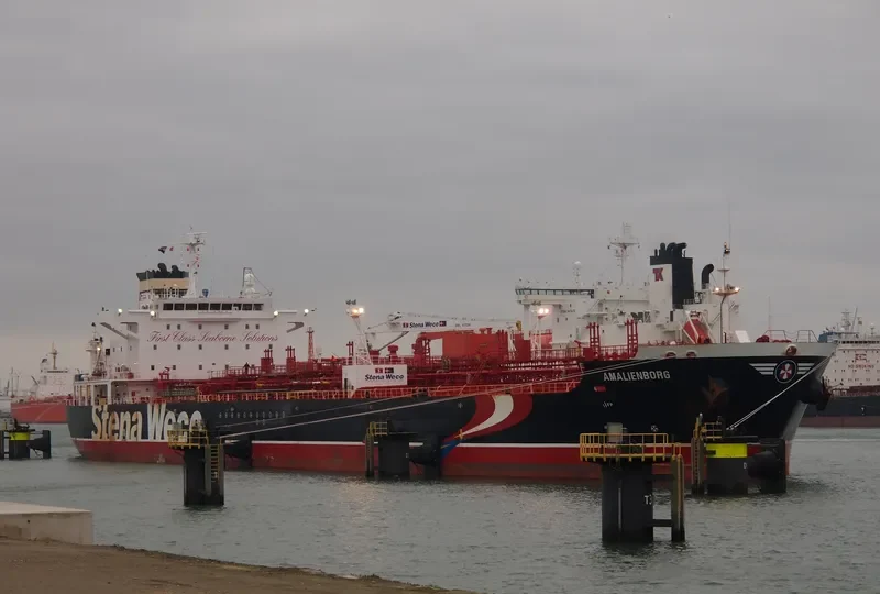 SHANDONG ZIHE Tanker IMO 9261657 photo 4