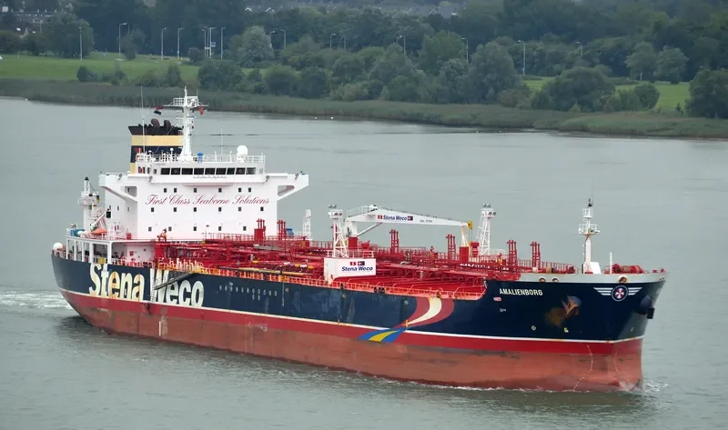 SHANDONG ZIHE Tanker IMO 9261657 photo 7