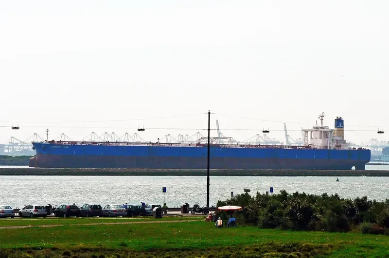 COSBRIGHT LAKE Tanker IMO 9263227 photo 6