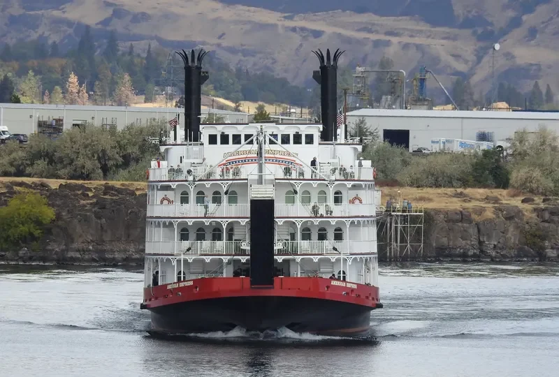 AMERICAN EMPRESS Passenger Ship IMO 9263538 photo 7
