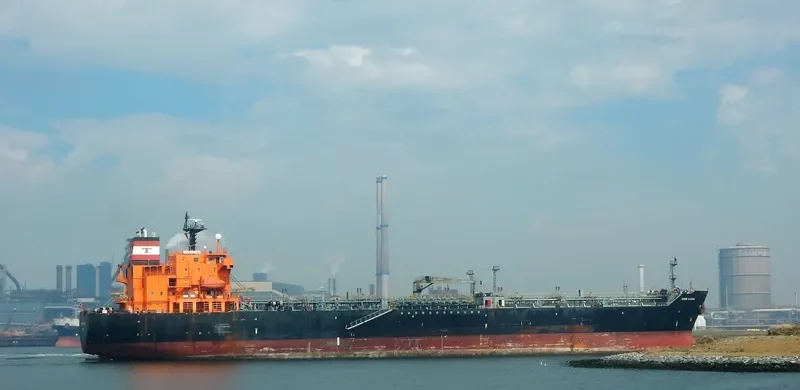 TORM CARINA Tanker IMO 9263708 photo 6