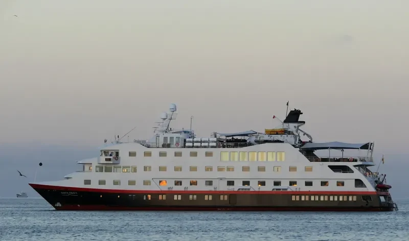 SANTA CRUZ II Passenger Ship IMO 9265677 photo 9