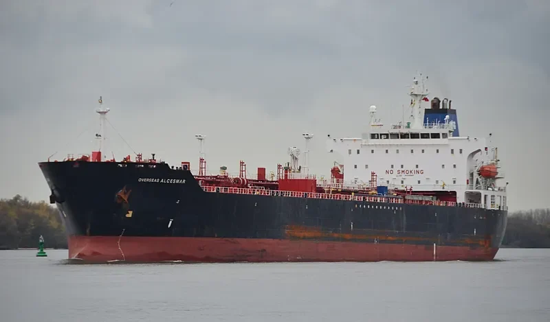 JOHNNY TRAVELLER Tanker IMO 9265861 photo 3