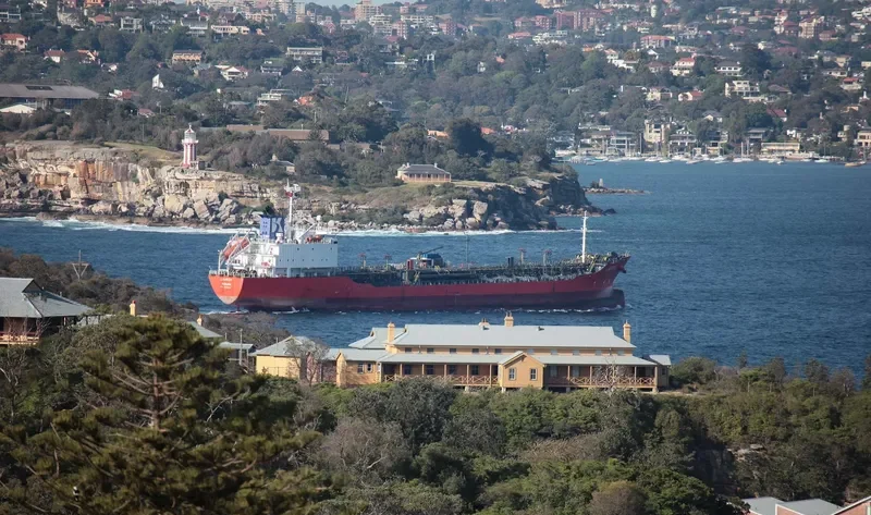 LAUREN Tanker IMO 9266229 photo 2