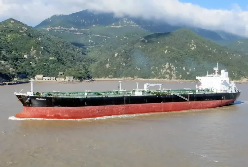SEA HOLLY Tanker IMO 9266865 photo 4
