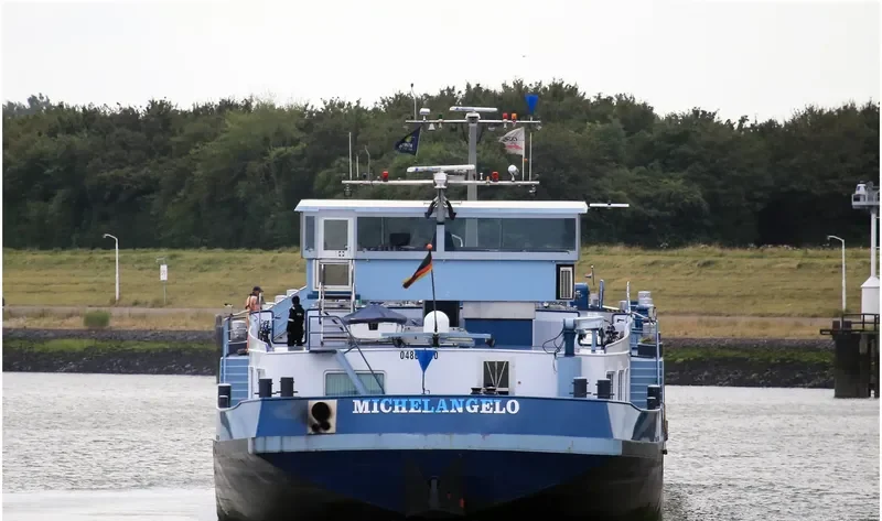 MICHELANGELO Tanker IMO 9267443 photo 3