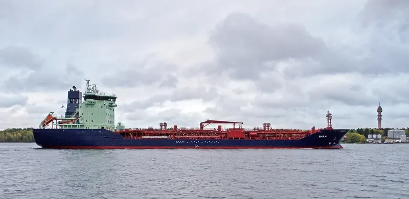 SUULA Tanker IMO 9267560 photo 3
