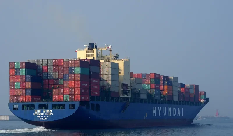 HYUNDAI GLORY Container Ship IMO 9267936 photo 2