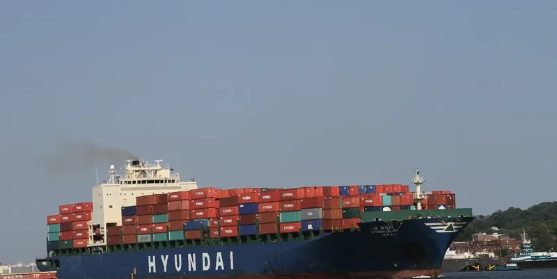 HYUNDAI GLORY Container Ship IMO 9267936 photo 6