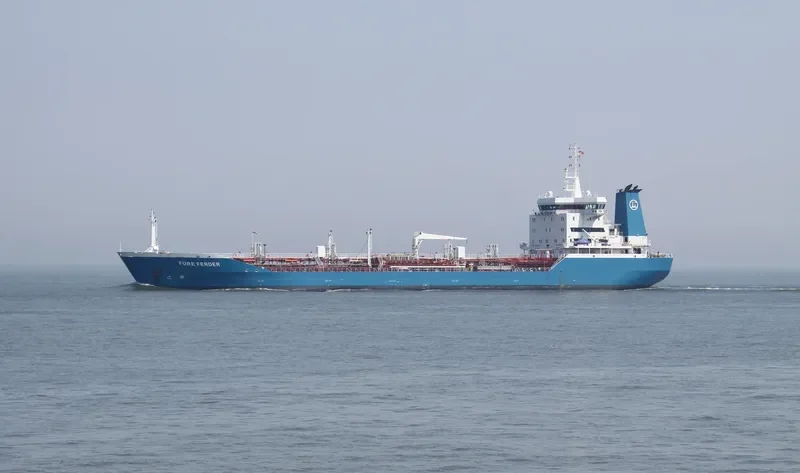 FURE FERDER Tanker IMO 9268423 photo 7