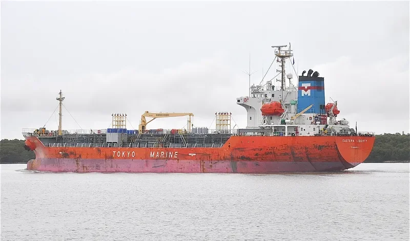 EASTERN LIBERTY Tanker IMO 9276236 photo 4