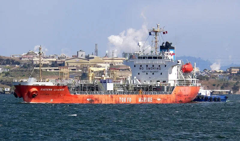 EASTERN LIBERTY Tanker IMO 9276236 photo 9