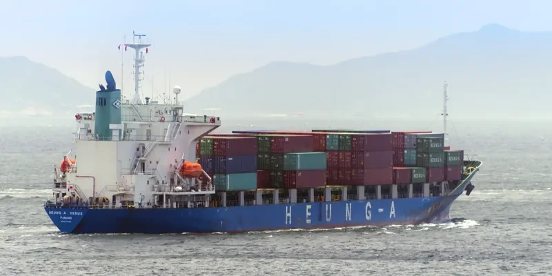 PADIAN 4 Container Ship IMO 9278985 photo 3