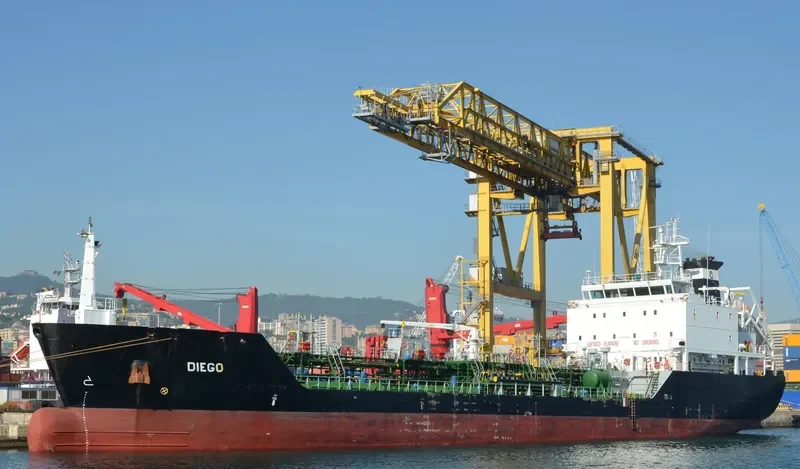 DIEGO Tanker IMO 9279850 photo 6
