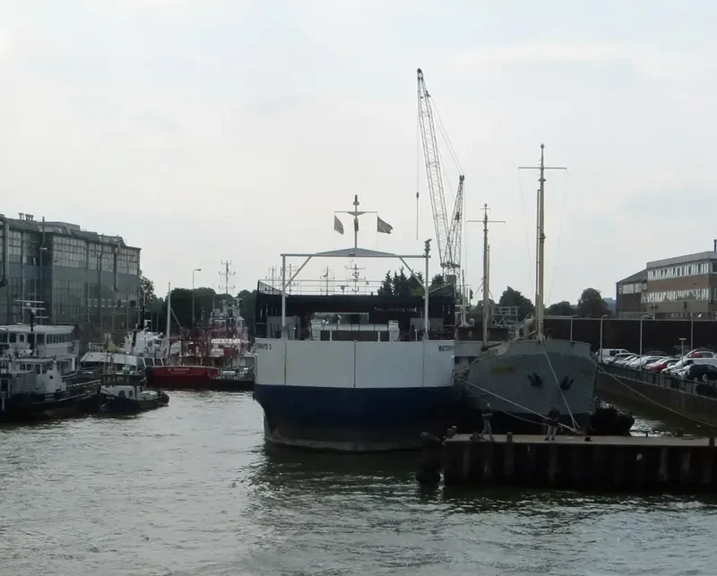 INQUEBRANTABLE Ro-Ro IMO 9280407 photo 2