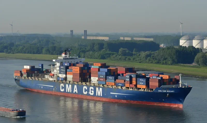 CMA CGM MOZART Container Ship IMO 9280615 photo 5