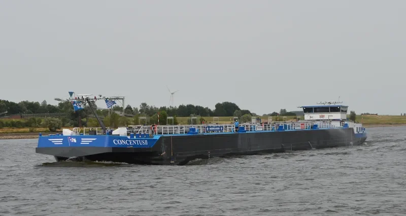 MOTIVATION Tanker IMO 9280926 photo 5