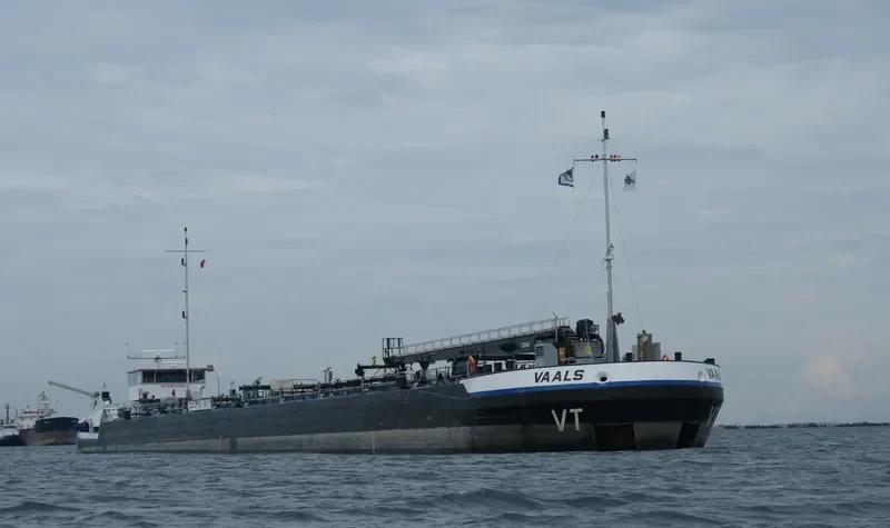 VAALS Tanker IMO 9280964 photo 2