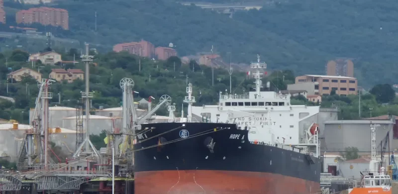 HOPE A Tanker IMO 9282821 photo 8