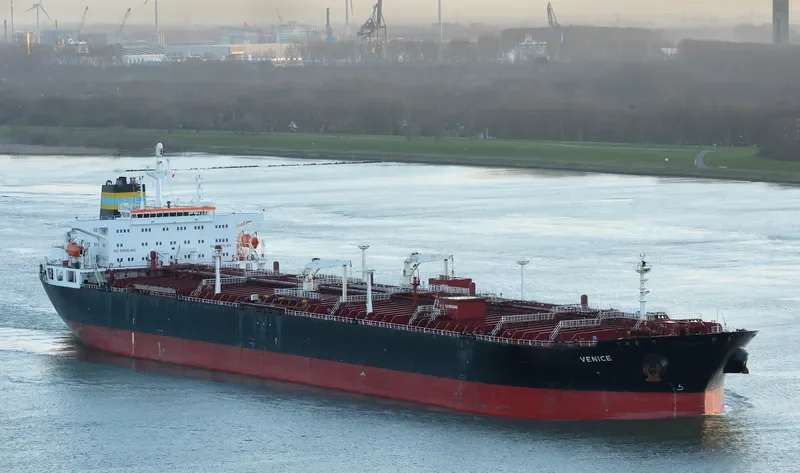 VENICE A Tanker IMO 9283306 photo 4