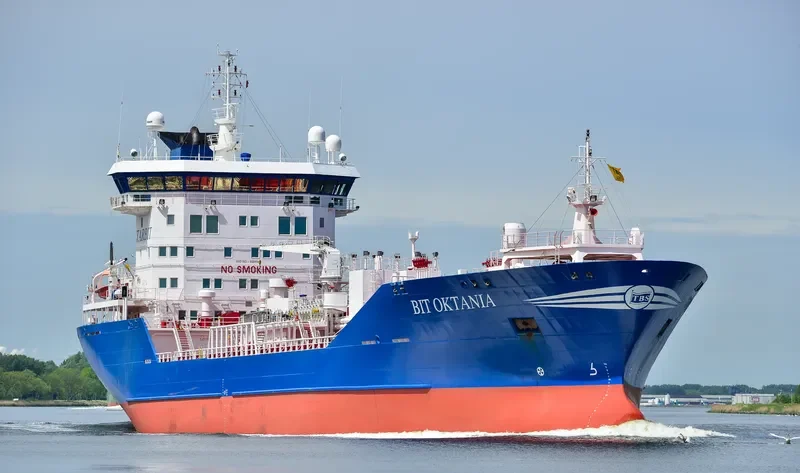 BIT OKTANIA Tanker IMO 9284647 photo 9