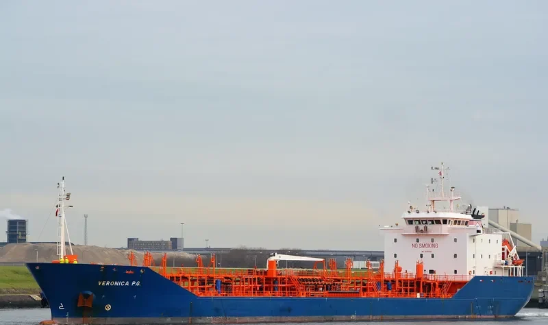 VERONICA PG Tanker IMO 9285328 photo 8