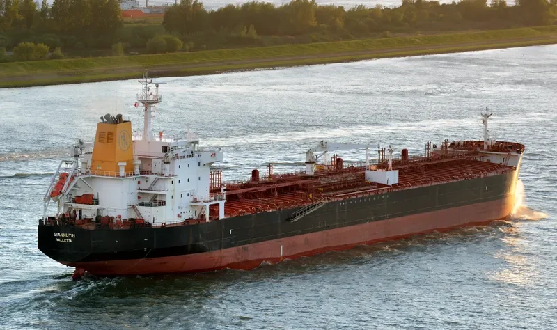 GIANNUTRI Tanker IMO 9286047 photo 2