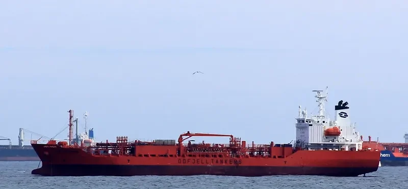 THERESA SINGAPORE Tanker IMO 9288590 photo 10