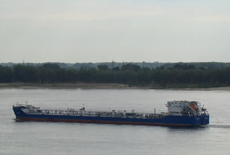 SUZDAL Tanker IMO 9288992 photo 2