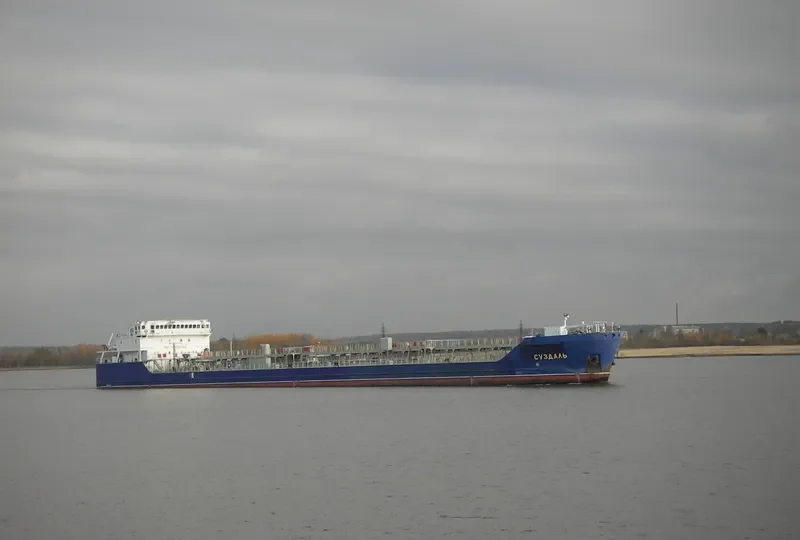 SUZDAL Tanker IMO 9288992 photo 4