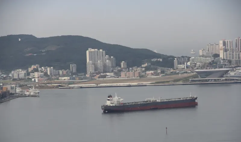 ALPHA POINT Tanker IMO 9289489 photo 9