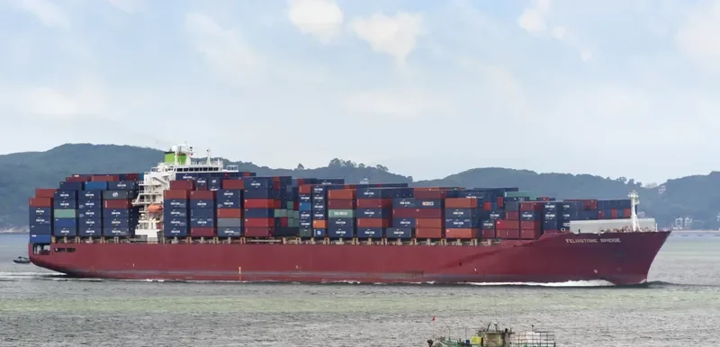 FELIXSTOWE BRIDGE Container Ship IMO 9290402 photo 3