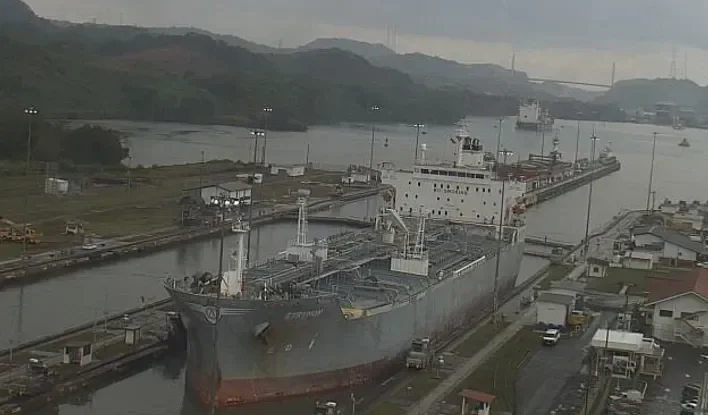 VICTORIOUS Tanker IMO 9290919 photo 7