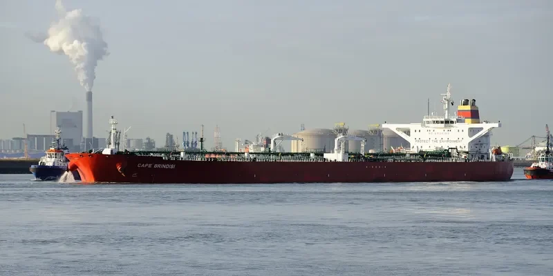 CLASSIC Tanker IMO 9293143 photo 8