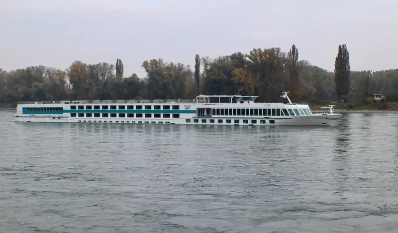 ROUSSE PRESTIGE Passenger Ship IMO 9294939 photo 7